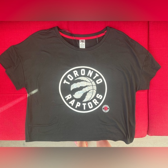 NBA Black and Red Apparel - Picture 1 of 3